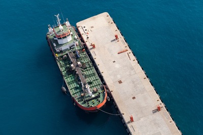 Öltanker im Hafen